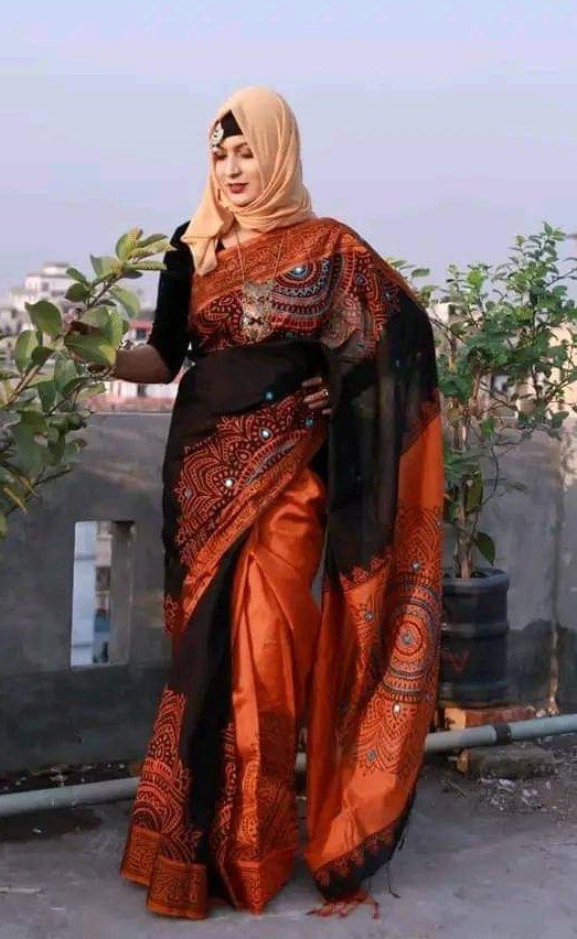 প্রিমিয়াম ধুপিয়ান সিল্ক শাড়ি